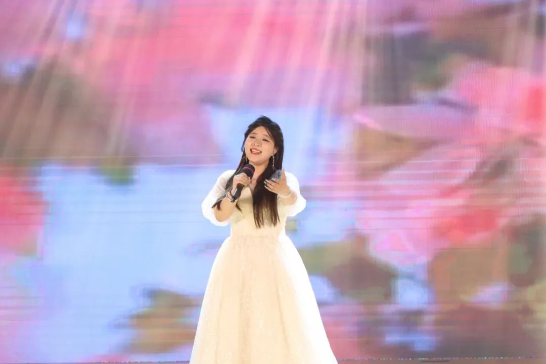既有传统民乐的婉转悠扬