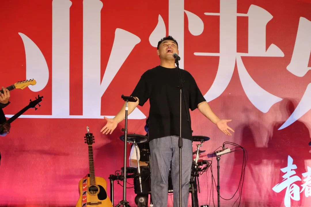 本次毕业歌会由亚美体育赞助商网页版帮