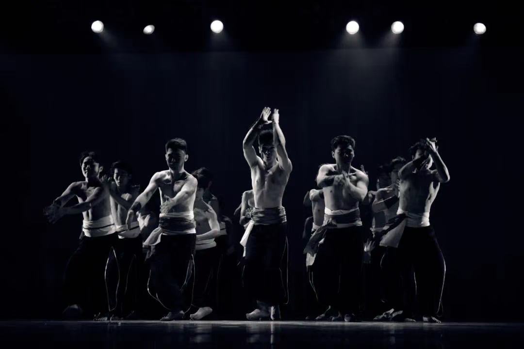 为观众带来了一场视听盛宴