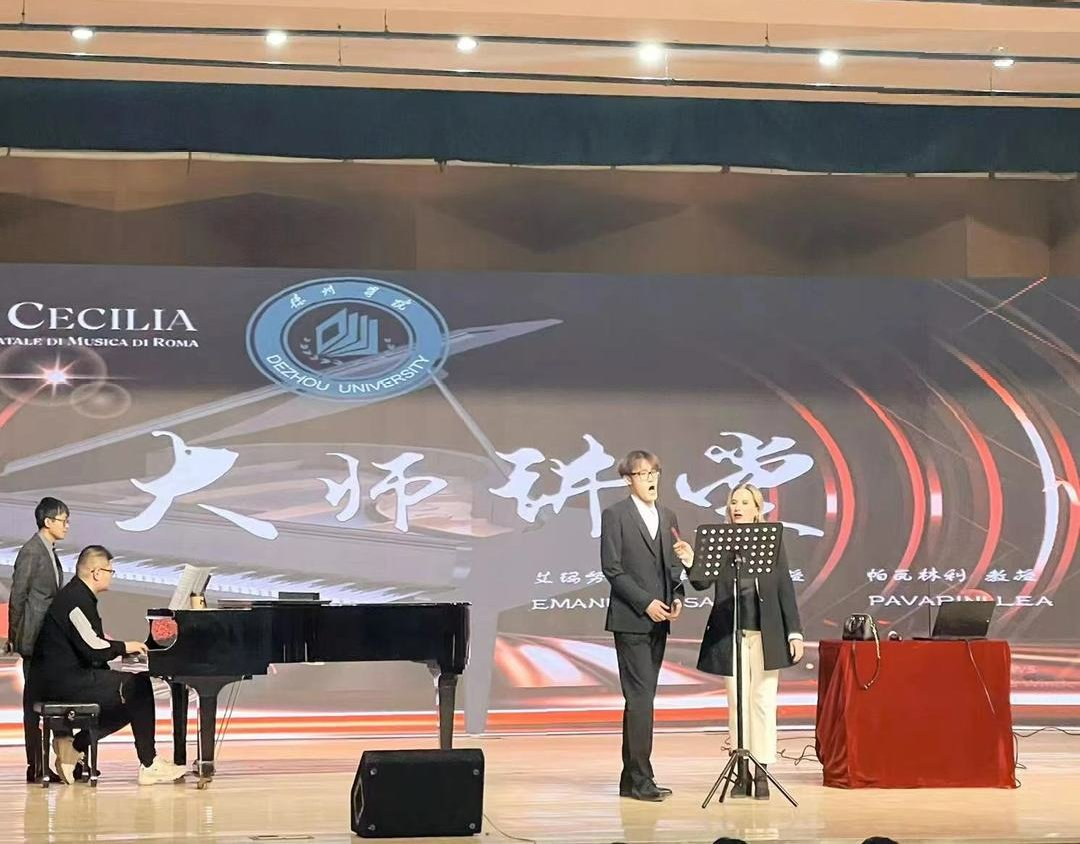 高度重视国际交流与合作