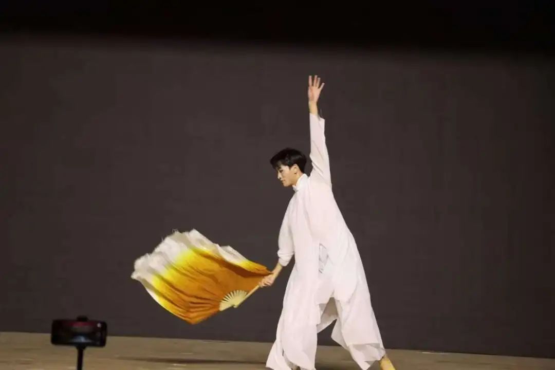 反复论证的过程中