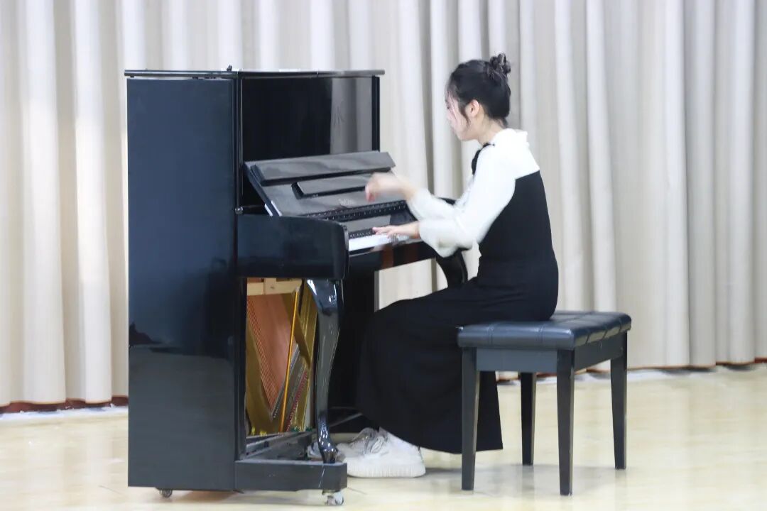 既有古韵悠长的传统韵律