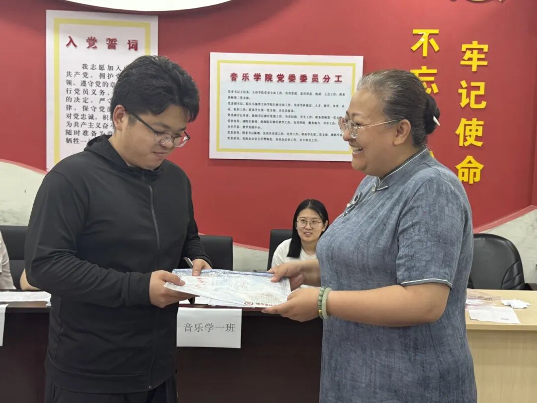 为定格学子四年求学时光