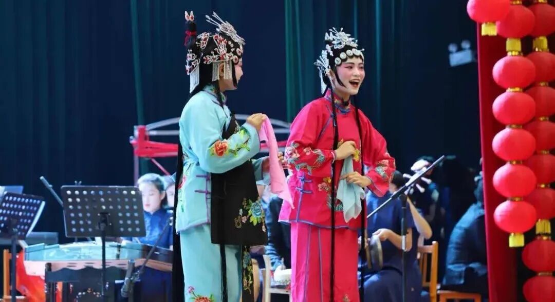 累计发表论文370余篇